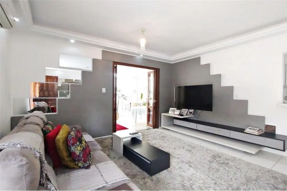 Casa com 3 quartos à venda, 100m2 em Lomba do Pinheiro, Porto Alegre - RS - imagem 2 Foto 2 de Casa com 3 quartos à venda, 100m2 em Lomba do Pinheiro, Porto Alegre - RS