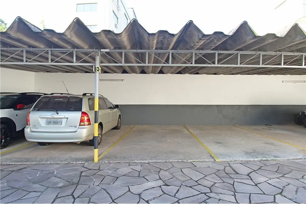 Foto 5 de Apartamento com 2 quartos à venda, 75m2 em Santana, Porto Alegre - RS