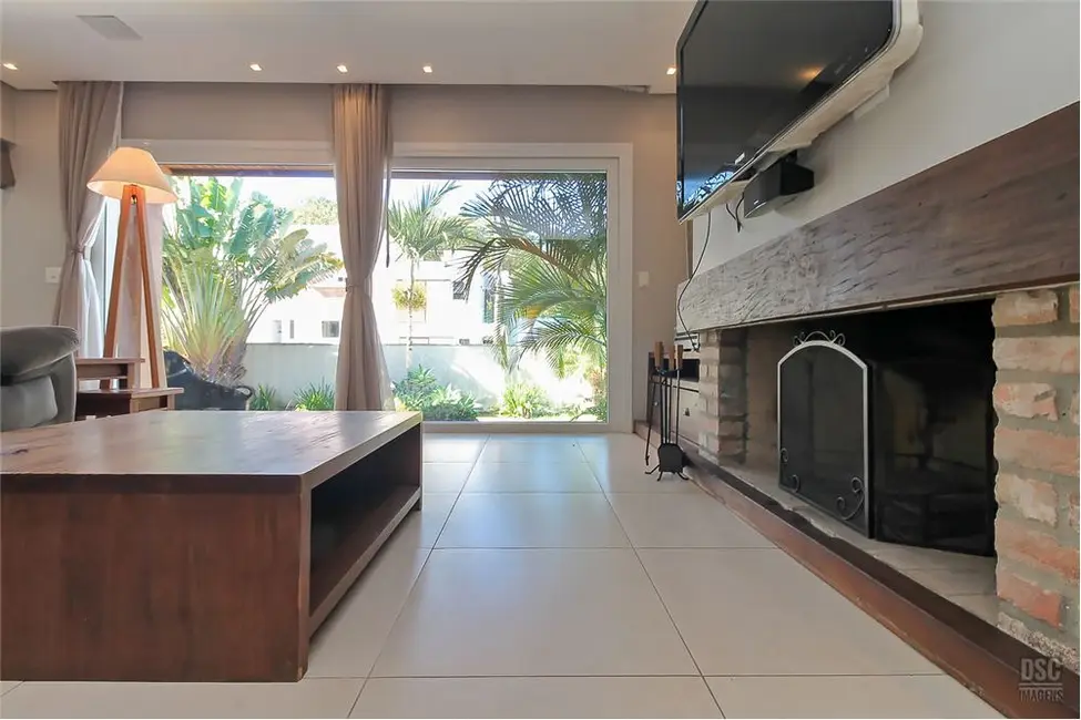 Casa com 3 quartos à venda, 243m2 em Hípica, Porto Alegre - RS - imagem 8 Foto 8 de Casa com 3 quartos à venda, 243m2 em Hípica, Porto Alegre - RS