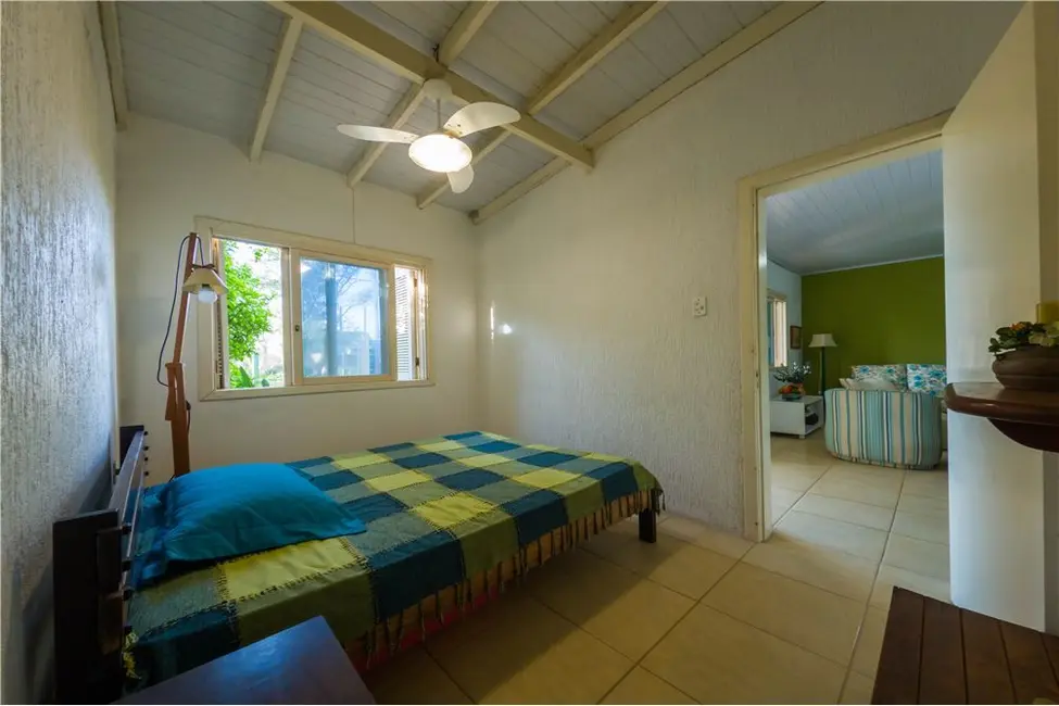 Casa com 3 quartos à venda, 145m2 em Tramandai - RS - imagem 8 Foto 8 de Casa com 3 quartos à venda, 145m2 em Tramandai - RS