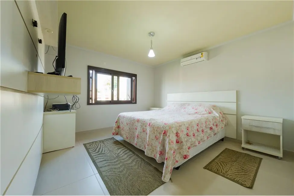 Foto 35 de Casa com 2 quartos à venda, 237m2 em Tramandai - RS