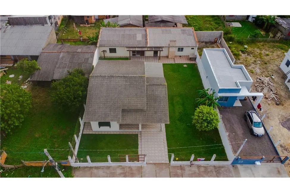 Casa com 2 quartos à venda, 237m2 em Tramandai - RS - imagem 3 Foto 3 de Casa com 2 quartos à venda, 237m2 em Tramandai - RS
