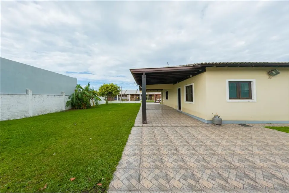 Foto 15 de Casa com 2 quartos à venda, 237m2 em Tramandai - RS