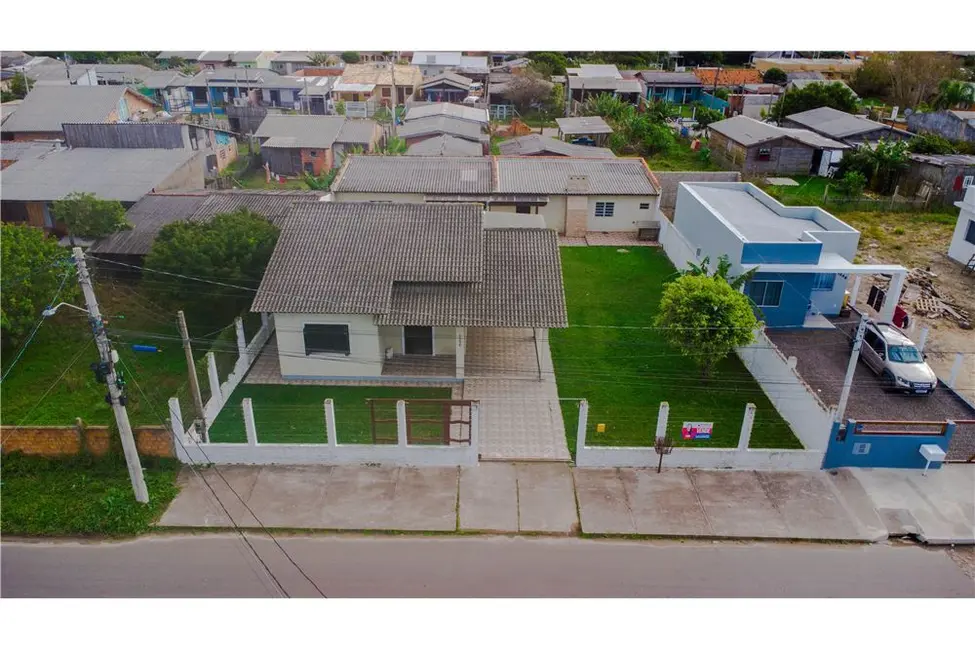 Casa com 2 quartos à venda, 237m2 em Tramandai - RS - imagem 2 Foto 2 de Casa com 2 quartos à venda, 237m2 em Tramandai - RS
