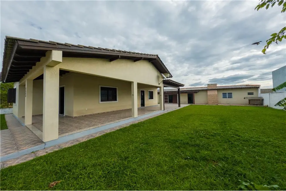 Foto 12 de Casa com 2 quartos à venda, 237m2 em Tramandai - RS