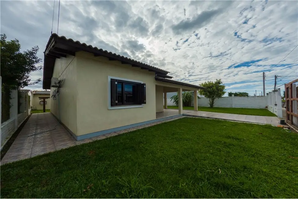 Foto 10 de Casa com 2 quartos à venda, 237m2 em Tramandai - RS