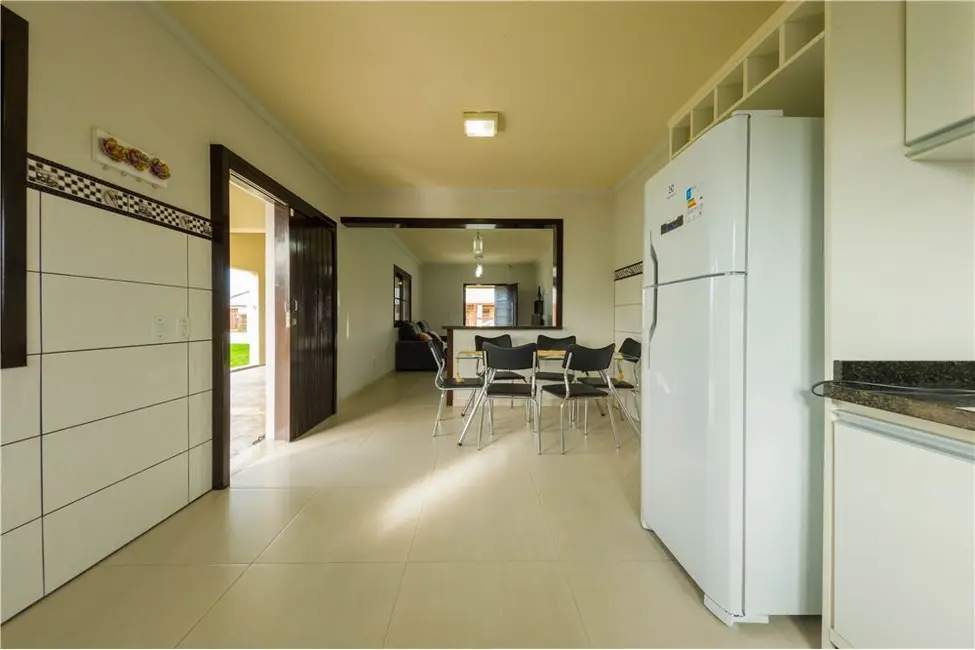Foto 30 de Casa com 2 quartos à venda, 237m2 em Tramandai - RS