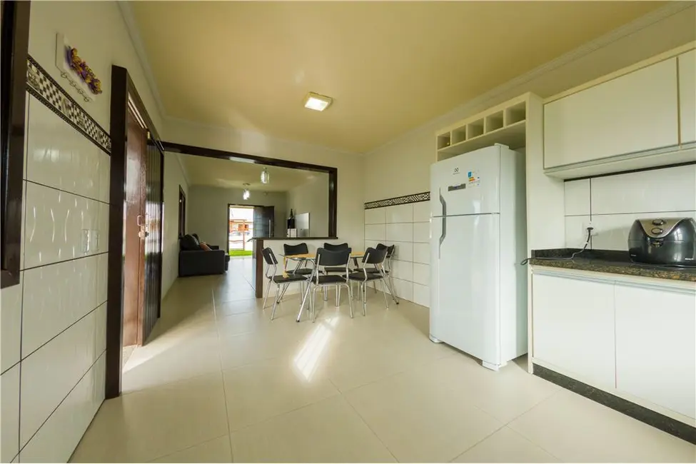 Foto 28 de Casa com 2 quartos à venda, 237m2 em Tramandai - RS