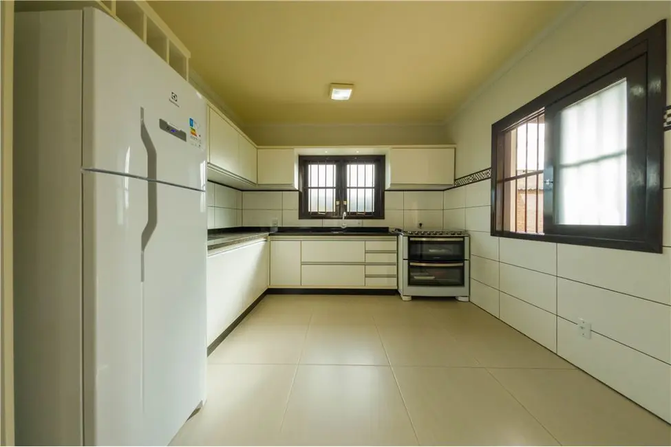 Foto 31 de Casa com 2 quartos à venda, 237m2 em Tramandai - RS