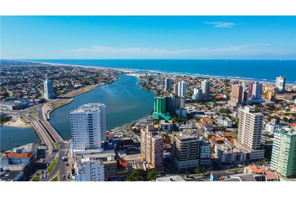Apartamento com 3 quartos à venda, 210m2 em Centro, Tramandai - RS - imagem 3 Foto 3 de Apartamento com 3 quartos à venda, 210m2 em Centro, Tramandai - RS