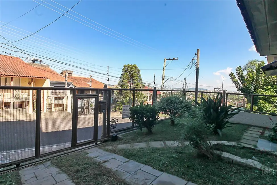 Foto 3 de Casa com 3 quartos à venda, 247m2 em Vila Nova, Porto Alegre - RS