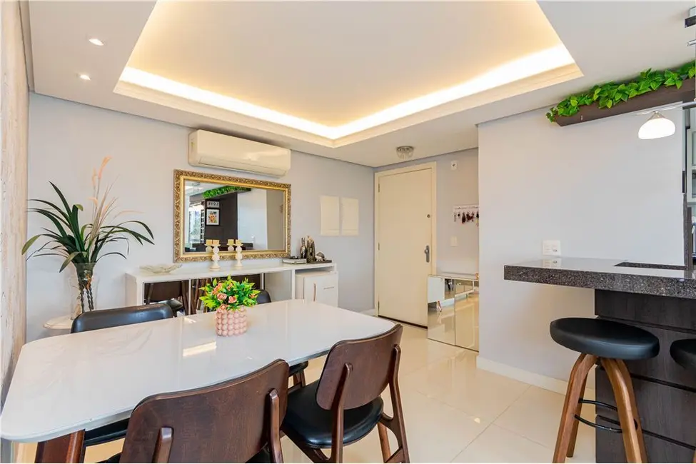 Apartamento com 3 quartos à venda, 90m2 em Menino Deus, Porto Alegre - RS - imagem 2 Foto 2 de Apartamento com 3 quartos à venda, 90m2 em Menino Deus, Porto Alegre - RS