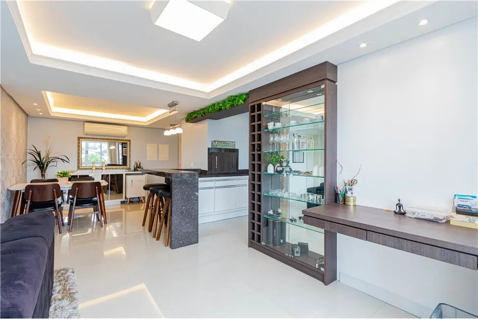 Apartamento com 3 quartos à venda, 90m2 em Menino Deus, Porto Alegre - RS - imagem 9 Foto 9 de Apartamento com 3 quartos à venda, 90m2 em Menino Deus, Porto Alegre - RS