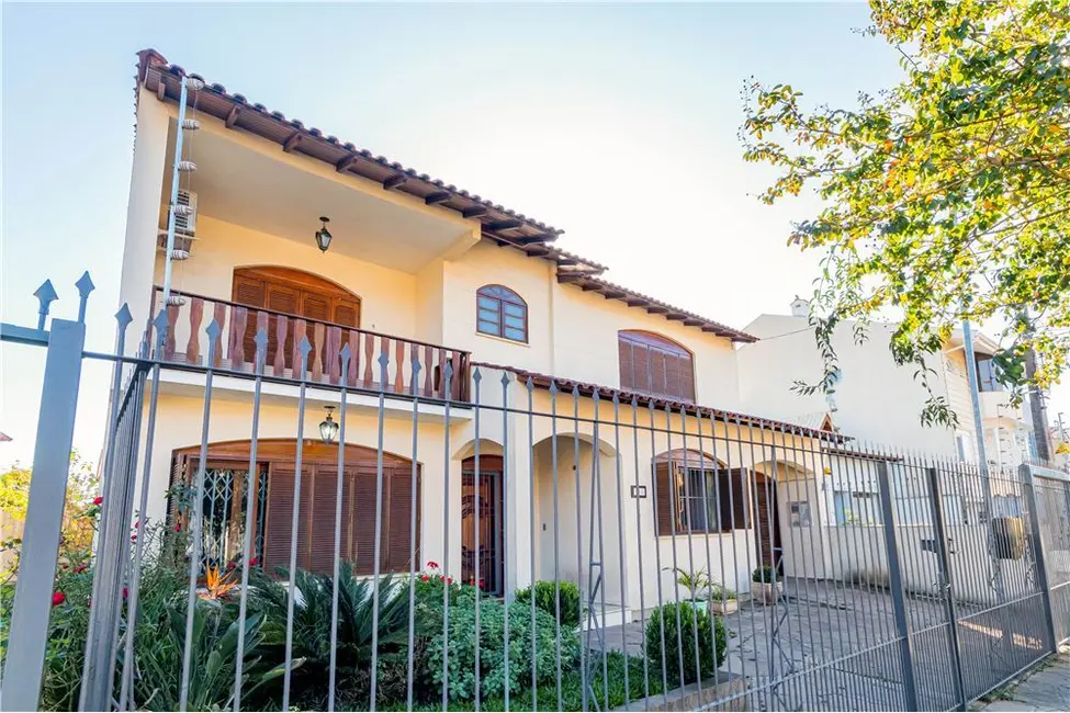 Casa com 4 quartos à venda, 294m2 em Jardim Itu, Porto Alegre - RS - imagem 4 Foto 4 de Casa com 4 quartos à venda, 294m2 em Jardim Itu, Porto Alegre - RS