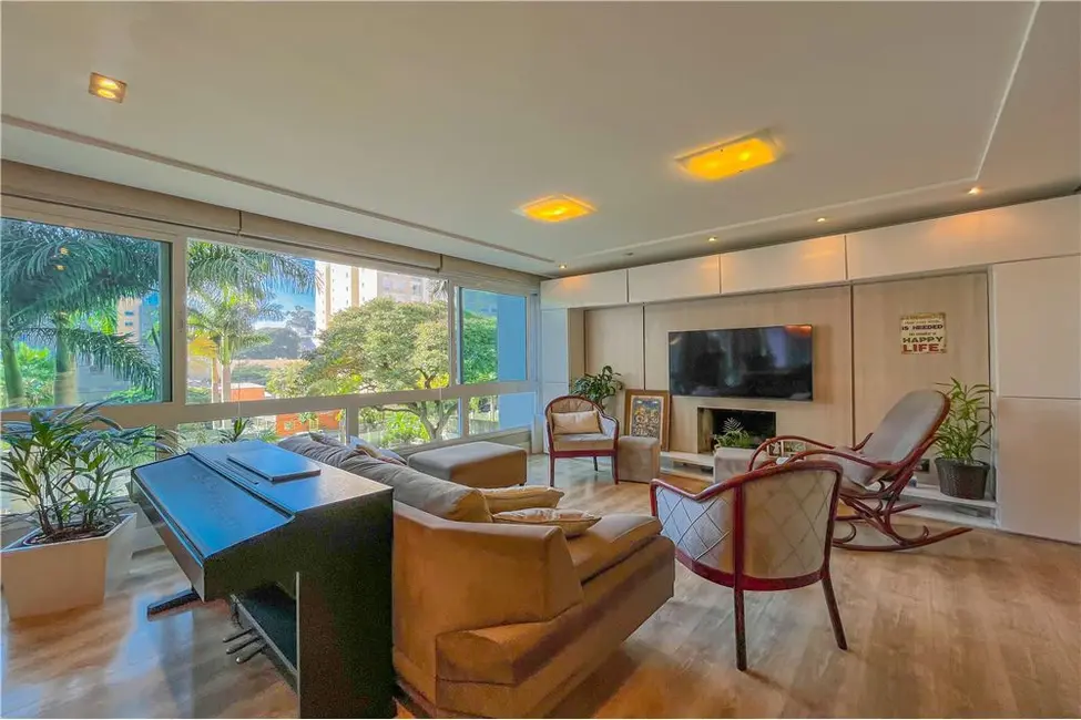 Apartamento com 3 quartos à venda, 134m2 em Passo da Areia, Porto Alegre - RS - imagem 7 Foto 7 de Apartamento com 3 quartos à venda, 134m2 em Passo da Areia, Porto Alegre - RS