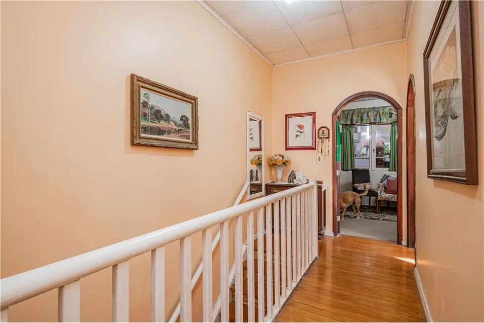 Casa com 5 quartos à venda, 400m2 em Petrópolis, Porto Alegre - RS - imagem 9 Foto 9 de Casa com 5 quartos à venda, 400m2 em Petrópolis, Porto Alegre - RS