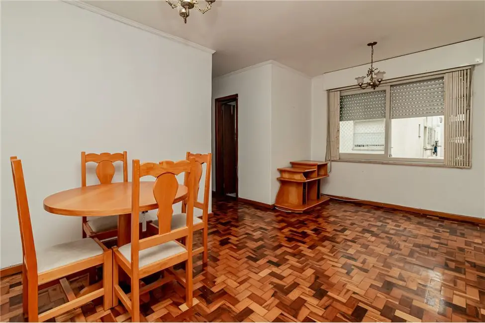 Apartamento com 2 quartos à venda, 58m2 em Passo da Areia, Porto Alegre - RS - imagem 4 Foto 4 de Apartamento com 2 quartos à venda, 58m2 em Passo da Areia, Porto Alegre - RS