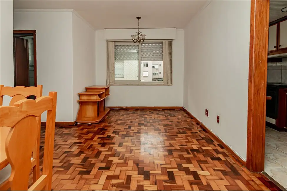 Apartamento com 2 quartos à venda, 58m2 em Passo da Areia, Porto Alegre - RS - imagem 3 Foto 3 de Apartamento com 2 quartos à venda, 58m2 em Passo da Areia, Porto Alegre - RS
