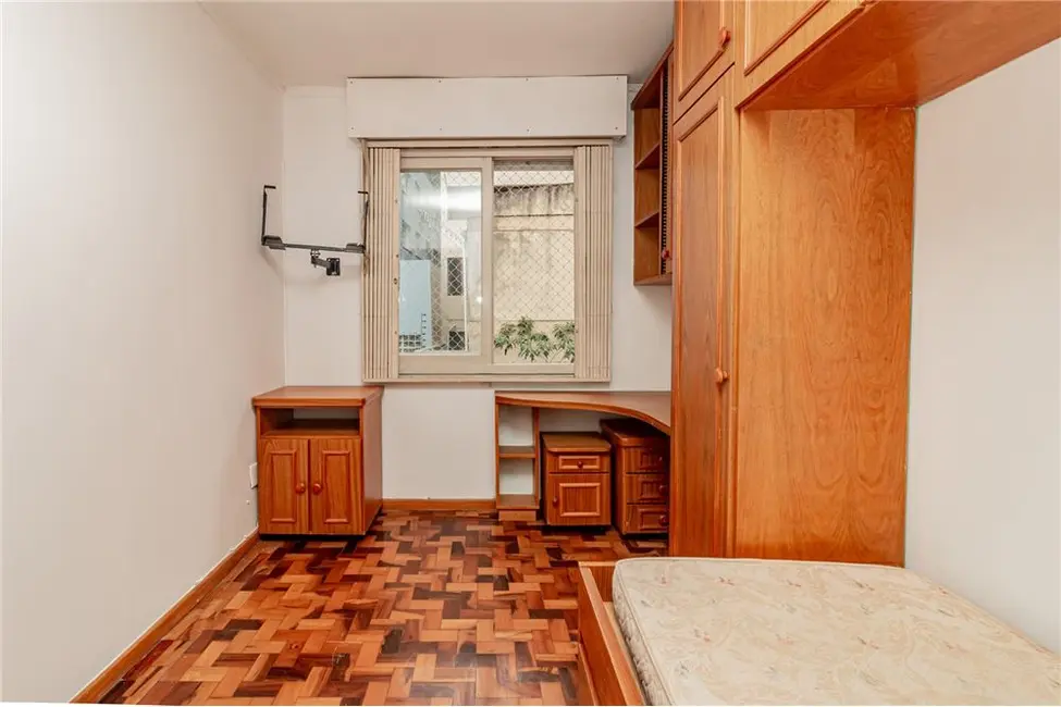 Apartamento com 2 quartos à venda, 58m2 em Passo da Areia, Porto Alegre - RS - imagem 7 Foto 7 de Apartamento com 2 quartos à venda, 58m2 em Passo da Areia, Porto Alegre - RS