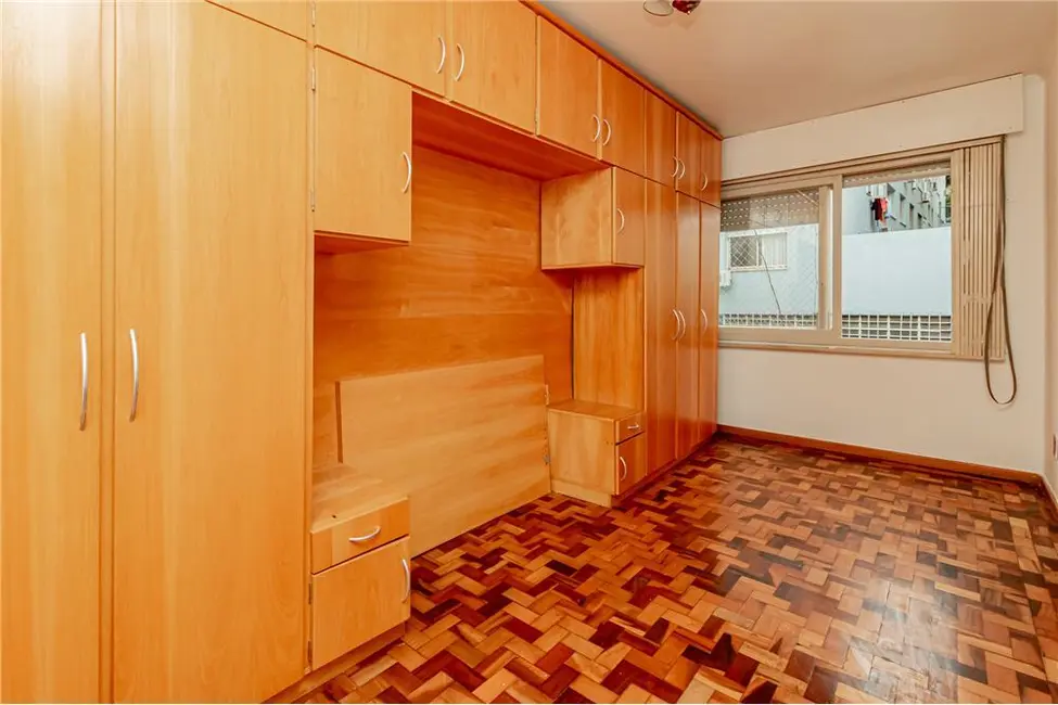 Apartamento com 2 quartos à venda, 58m2 em Passo da Areia, Porto Alegre - RS - imagem 5 Foto 5 de Apartamento com 2 quartos à venda, 58m2 em Passo da Areia, Porto Alegre - RS