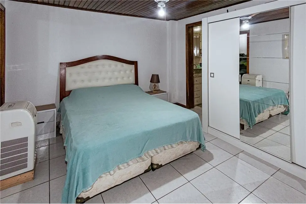 Foto 9 de Casa com 4 quartos à venda, 279m2 em Jardim Sabará, Porto Alegre - RS