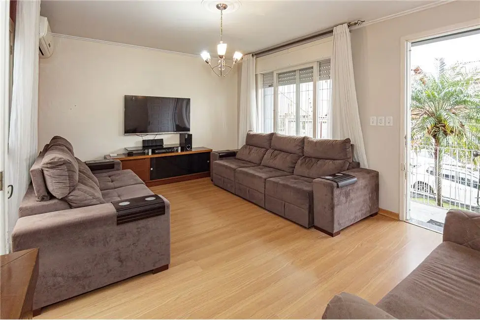 Casa com 3 quartos à venda, 155m2 em Jardim Sabará, Porto Alegre - RS - imagem 4 Foto 4 de Casa com 3 quartos à venda, 155m2 em Jardim Sabará, Porto Alegre - RS