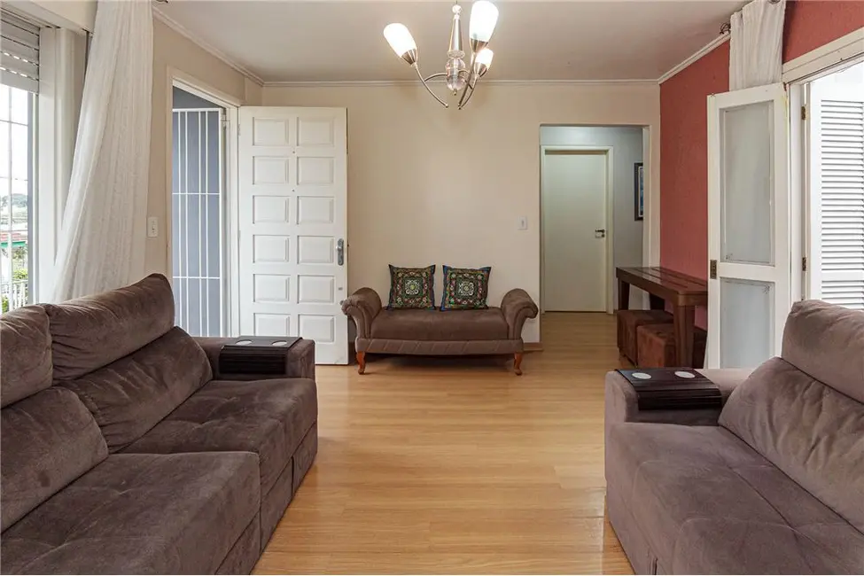 Casa com 3 quartos à venda, 155m2 em Jardim Sabará, Porto Alegre - RS - imagem 6 Foto 6 de Casa com 3 quartos à venda, 155m2 em Jardim Sabará, Porto Alegre - RS