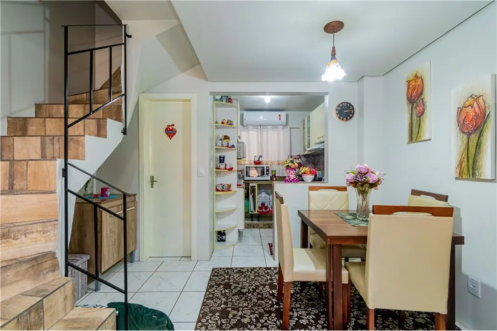 Foto 4 de Casa com 2 quartos à venda, 104m2 em Rio Branco, Canoas - RS