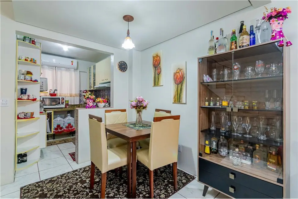 Foto 5 de Casa com 2 quartos à venda, 104m2 em Rio Branco, Canoas - RS