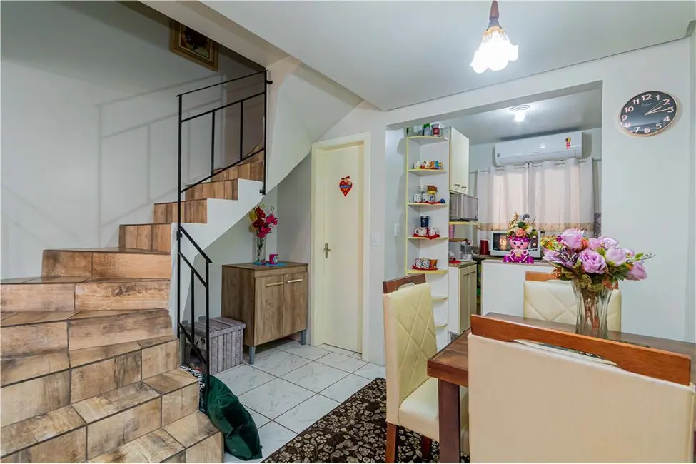 Foto 8 de Casa com 2 quartos à venda, 104m2 em Rio Branco, Canoas - RS