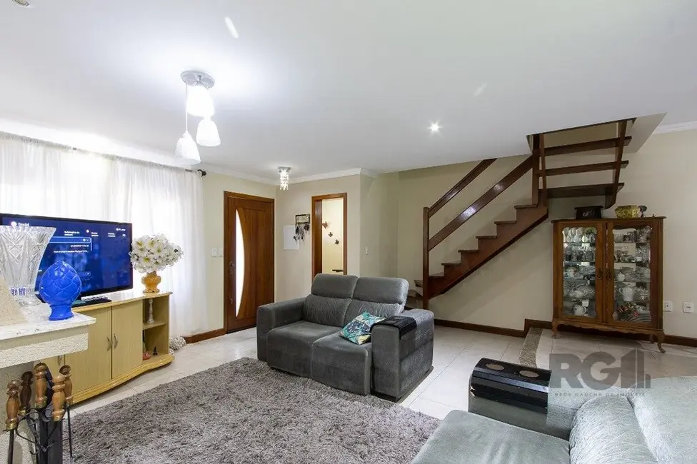 Casa com 5 quartos à venda, 300m2 em Espírito Santo, Porto Alegre - RS - imagem 9 Foto 9 de Casa com 5 quartos à venda, 300m2 em Espírito Santo, Porto Alegre - RS