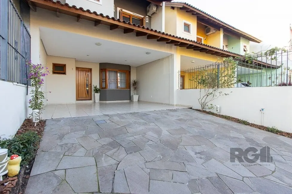 Casa com 5 quartos à venda, 300m2 em Espírito Santo, Porto Alegre - RS - imagem 3 Foto 3 de Casa com 5 quartos à venda, 300m2 em Espírito Santo, Porto Alegre - RS