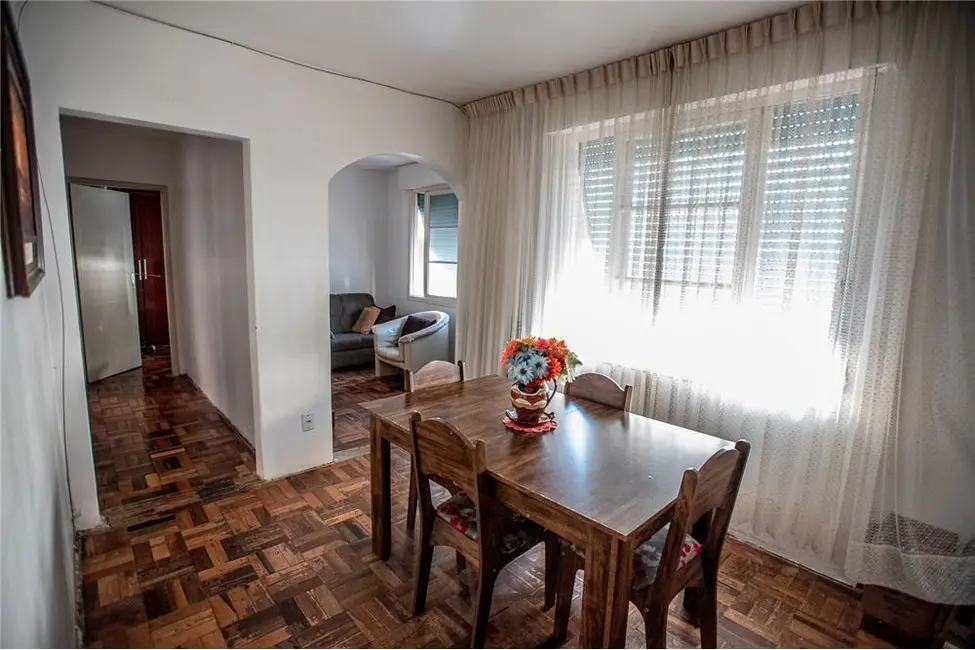Apartamento com 2 quartos à venda, 58m2 em Passo da Areia, Porto Alegre - RS - imagem 2 Foto 2 de Apartamento com 2 quartos à venda, 58m2 em Passo da Areia, Porto Alegre - RS