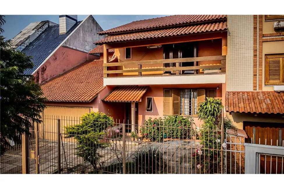 Foto 1 de Casa com 3 quartos à venda, 247m2 em Porto Alegre - RS