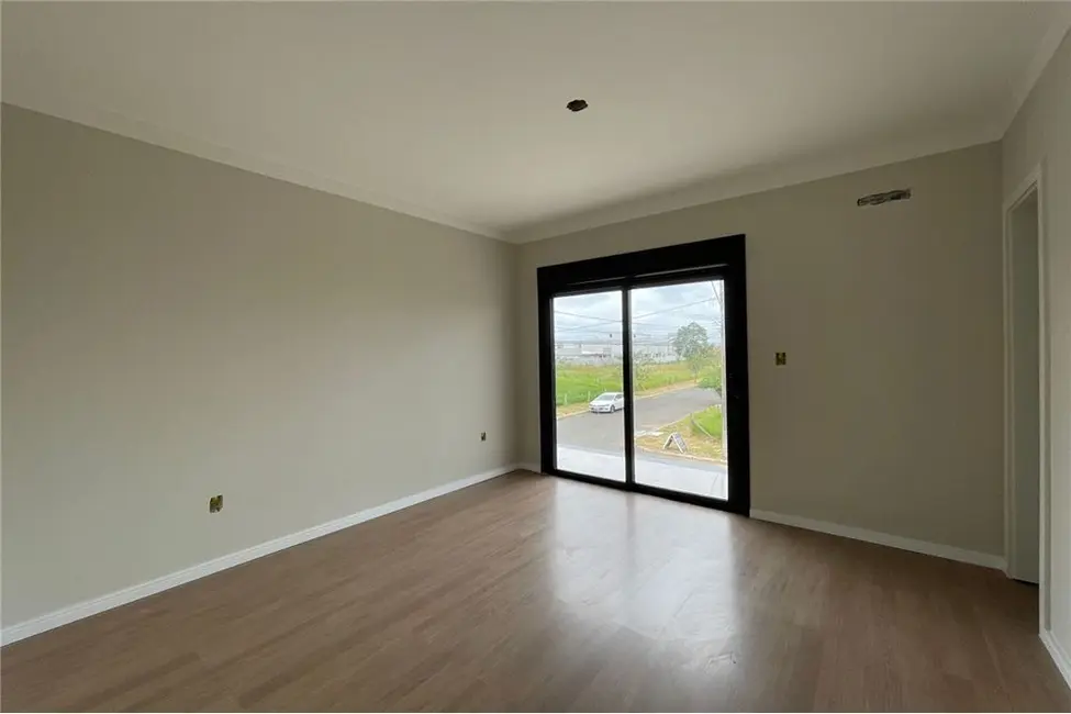 Casa com 3 quartos à venda, 130m2 em Estância Velha, Canoas - RS - imagem 6 Foto 6 de Casa com 3 quartos à venda, 130m2 em Estância Velha, Canoas - RS