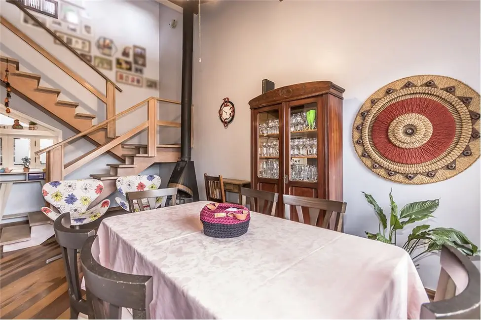 Casa com 3 quartos à venda, 191m2 em Medianeira, Porto Alegre - RS - imagem 7 Foto 7 de Casa com 3 quartos à venda, 191m2 em Medianeira, Porto Alegre - RS