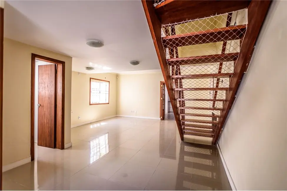 Casa com 4 quartos à venda, 225m2 em Tristeza, Porto Alegre - RS - imagem 4 Foto 4 de Casa com 4 quartos à venda, 225m2 em Tristeza, Porto Alegre - RS