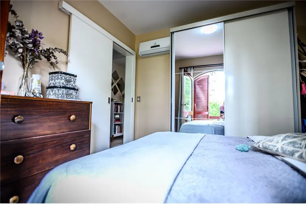 Apartamento com 1 quarto à venda, 40m2 em Menino Deus, Porto Alegre - RS - imagem 2 Foto 2 de Apartamento com 1 quarto à venda, 40m2 em Menino Deus, Porto Alegre - RS