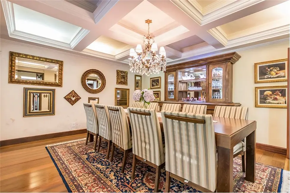 Casa com 4 quartos à venda, 640m2 em Três Figueiras, Porto Alegre - RS - imagem 3 Foto 3 de Casa com 4 quartos à venda, 640m2 em Três Figueiras, Porto Alegre - RS