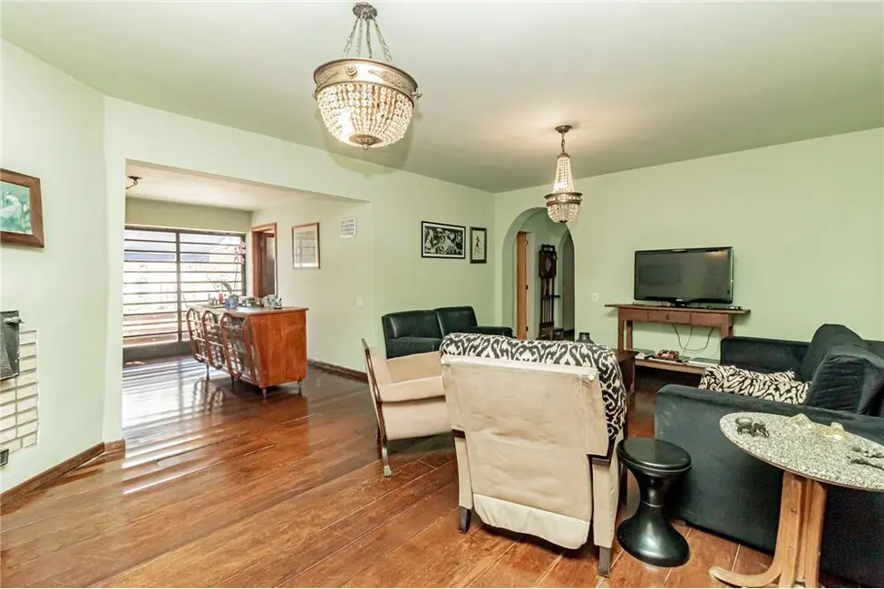 Casa com 4 quartos à venda, 248m2 em Cristal, Porto Alegre - RS - imagem 4 Foto 4 de Casa com 4 quartos à venda, 248m2 em Cristal, Porto Alegre - RS