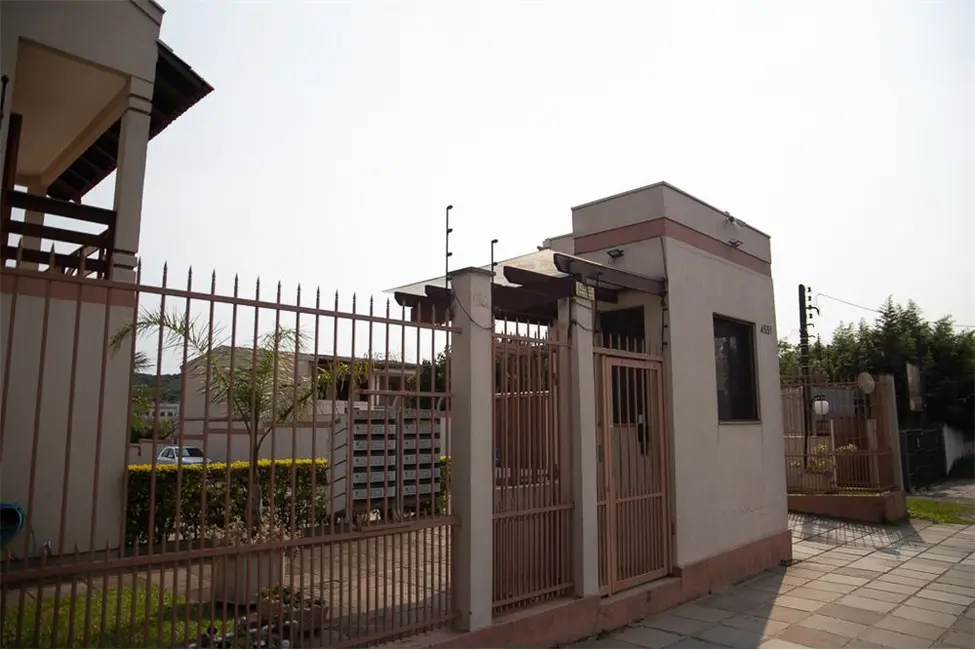 Casa com 3 quartos à venda, 243m2 em Cavalhada, Porto Alegre - RS - imagem 3 Foto 3 de Casa com 3 quartos à venda, 243m2 em Cavalhada, Porto Alegre - RS