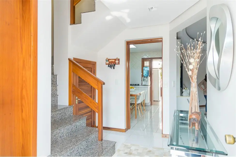 Casa com 3 quartos à venda, 243m2 em Cavalhada, Porto Alegre - RS - imagem 9 Foto 9 de Casa com 3 quartos à venda, 243m2 em Cavalhada, Porto Alegre - RS