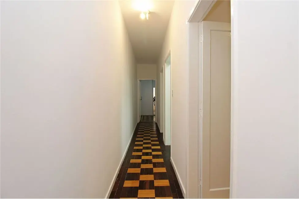 Apartamento com 3 quartos à venda, 95m2 em Centro Histórico, Porto Alegre - RS - imagem 5 Foto 5 de Apartamento com 3 quartos à venda, 95m2 em Centro Histórico, Porto Alegre - RS