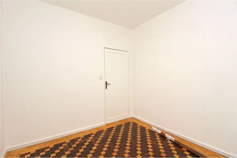 Apartamento com 3 quartos à venda, 95m2 em Centro Histórico, Porto Alegre - RS - imagem 6 Foto 6 de Apartamento com 3 quartos à venda, 95m2 em Centro Histórico, Porto Alegre - RS