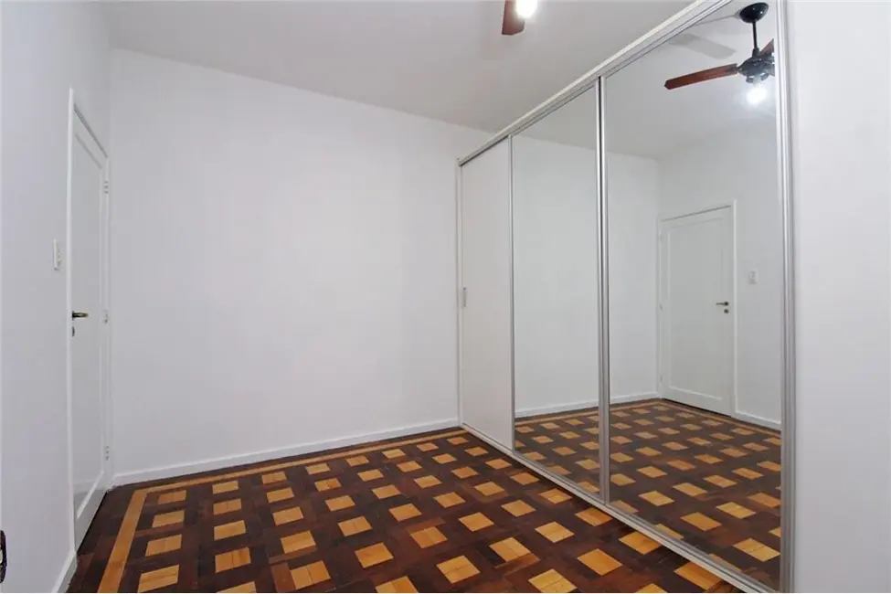 Apartamento com 3 quartos à venda, 95m2 em Centro Histórico, Porto Alegre - RS - imagem 9 Foto 9 de Apartamento com 3 quartos à venda, 95m2 em Centro Histórico, Porto Alegre - RS