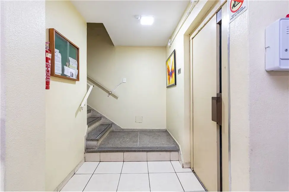 Apartamento com 2 quartos à venda, 114m2 em Vila Ipiranga, Porto Alegre - RS - imagem 7 Foto 7 de Apartamento com 2 quartos à venda, 114m2 em Vila Ipiranga, Porto Alegre - RS