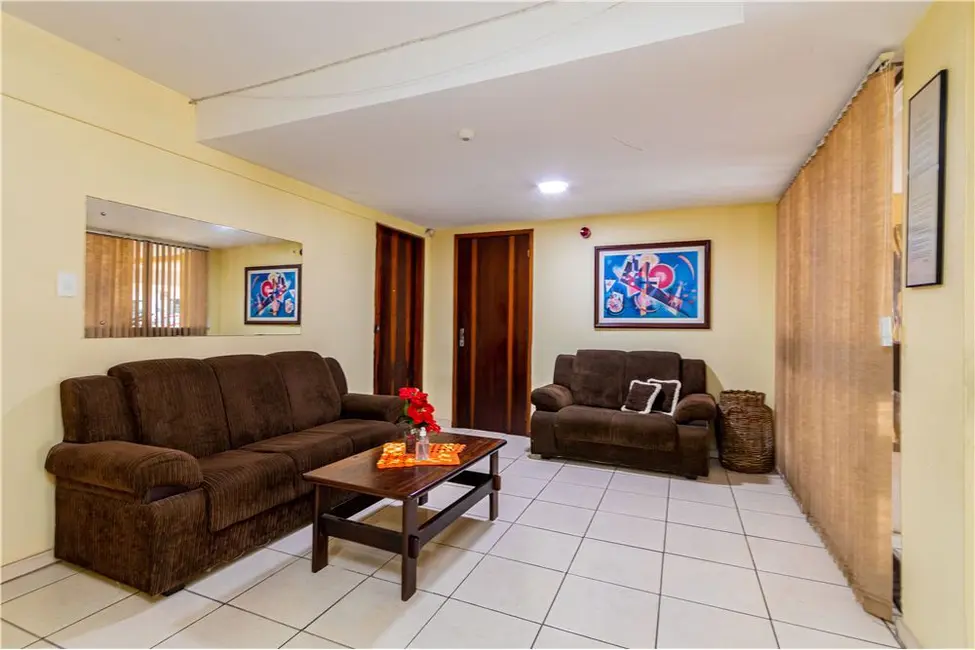 Apartamento com 2 quartos à venda, 114m2 em Vila Ipiranga, Porto Alegre - RS - imagem 6 Foto 6 de Apartamento com 2 quartos à venda, 114m2 em Vila Ipiranga, Porto Alegre - RS