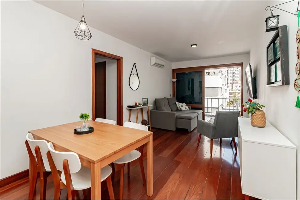 Apartamento com 2 quartos à venda, 116m2 em Moinhos de Vento, Porto Alegre - RS - imagem 4 Foto 4 de Apartamento com 2 quartos à venda, 116m2 em Moinhos de Vento, Porto Alegre - RS