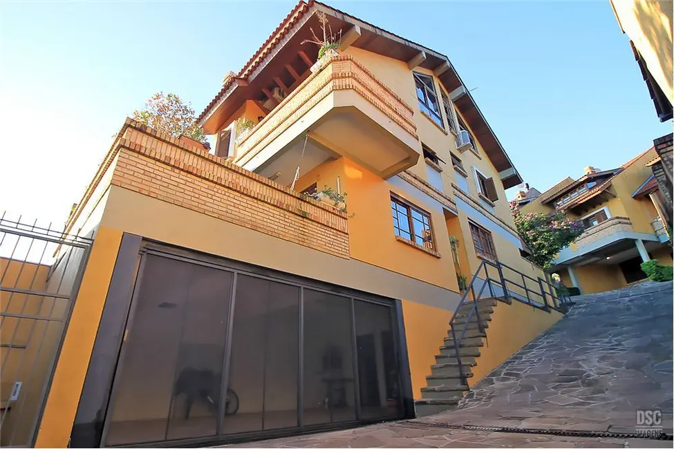 Foto 2 de Casa à venda, 210m2 em Jardim Isabel, Porto Alegre - RS