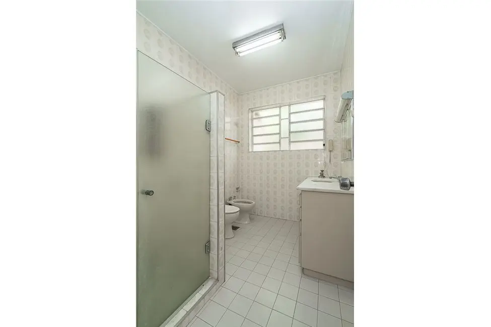 Casa com 4 quartos à venda, 254m2 em Petrópolis, Porto Alegre - RS - imagem 2 Foto 2 de Casa com 4 quartos à venda, 254m2 em Petrópolis, Porto Alegre - RS